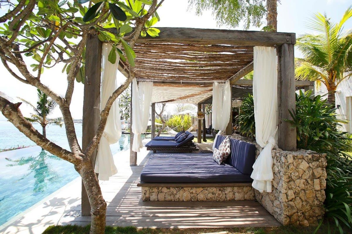 OPERA VILLA LEMBONGAN